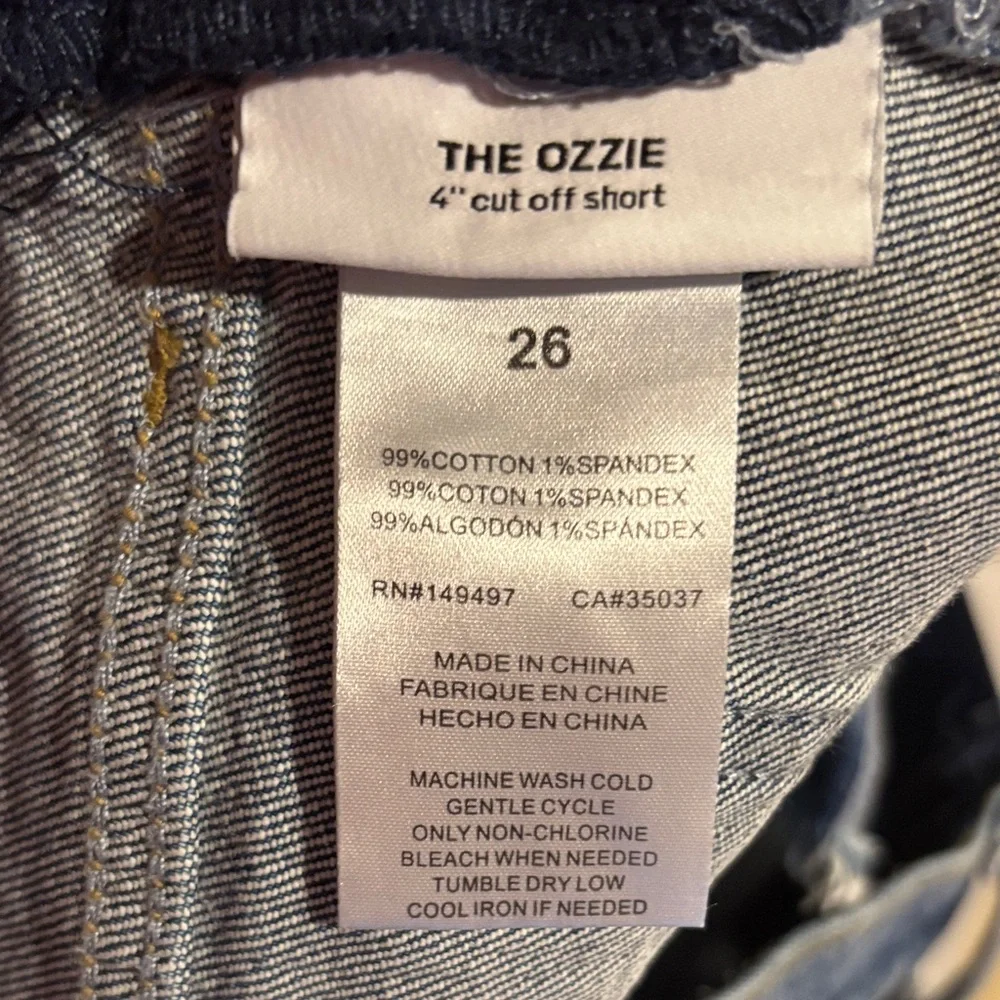 Joe's Jeans The Ozzie Distressed Blue Jean‎ Shorts size 26 - Picture 6 of 6